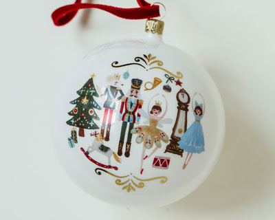 Julgranskula i Nötknäckar design med namn